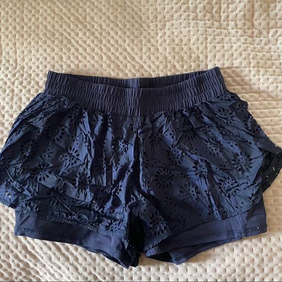 Aerie lace running short - Picture 1 of 4
